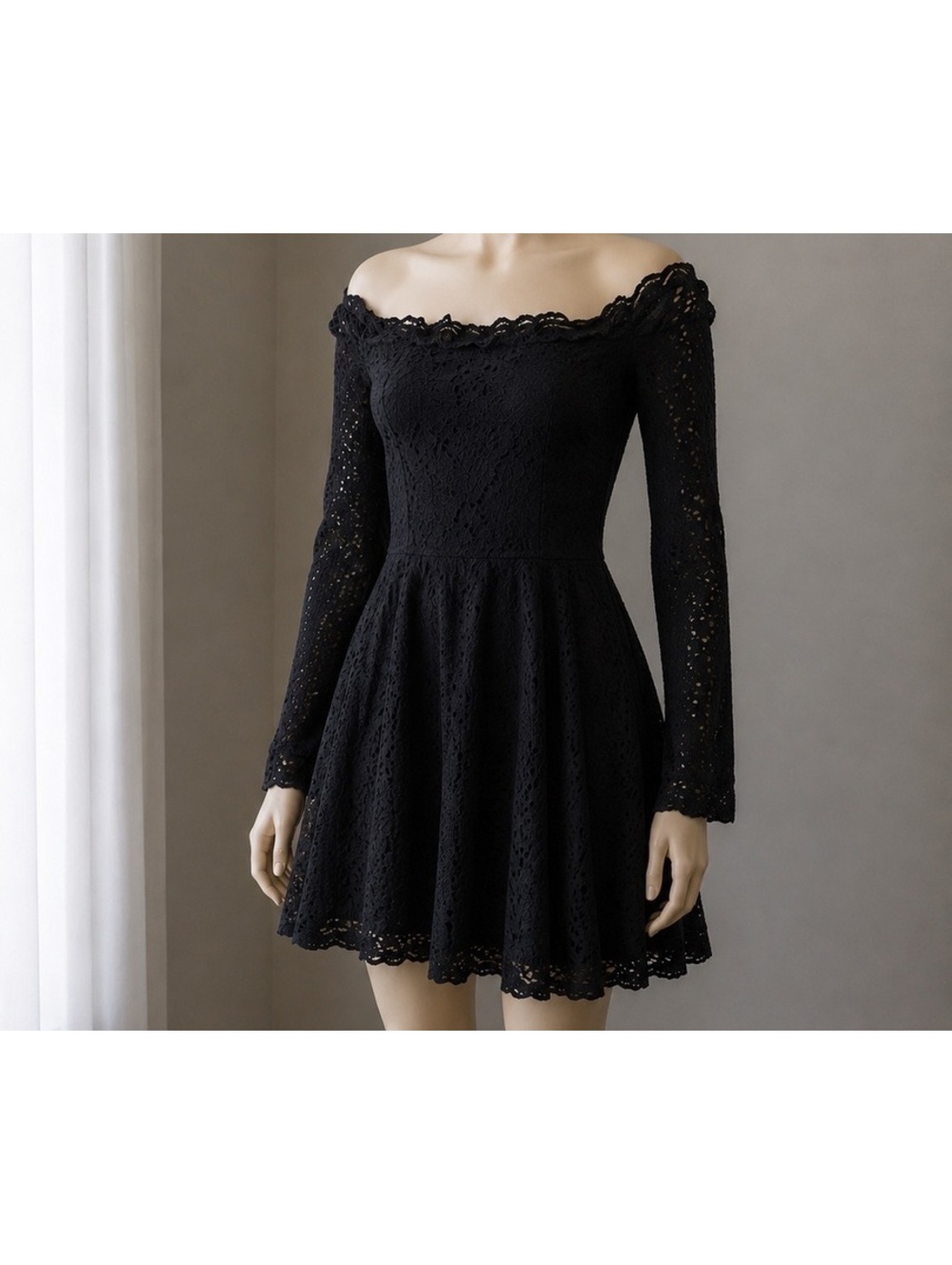 Hollister Black Lace Off Shoulder Fit & Flare Dress NWT Size Small FLAW